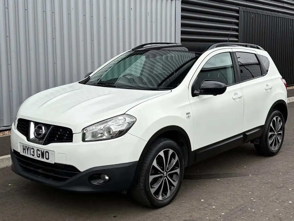 Used Nissan Qashqai 360º 110 HP (80 kW) 2013 White SUV