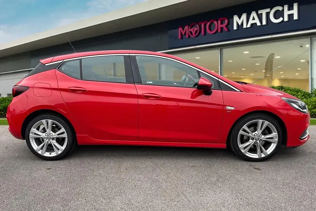 Usado Vauxhall Astra SRi 136 CV (100 kW) 2017 Rojo Utilitario