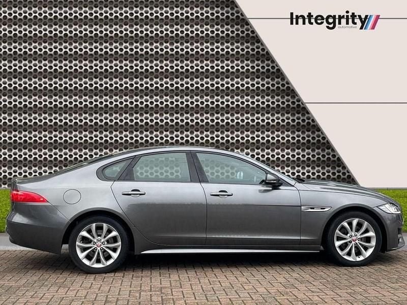 Second-hand Jaguar XF R-Sport 180 CP (132 kW) 2016 Gri Berlinǎ