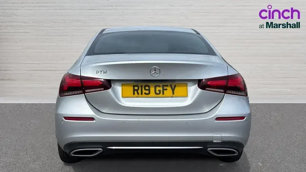 Usado Mercedes A180 Premium 116 HP (85 kW) 2019 Prateado Sedan