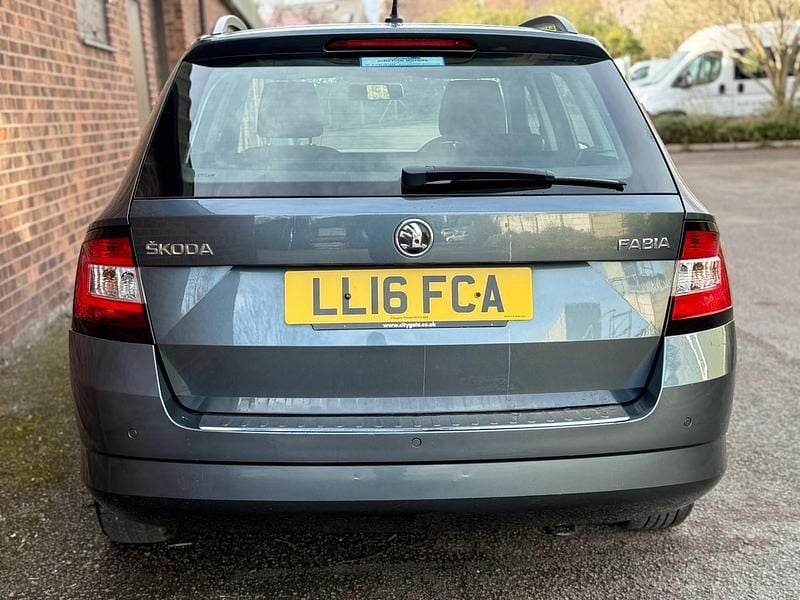 Used Skoda Fabia SE 110 HP (80 kW) 2016 Grey Estate