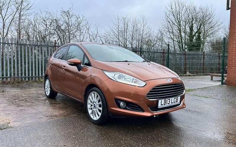 Used Ford Fiesta Titanium X 105 HP (77 kW) 2013 Yellow Hatchback