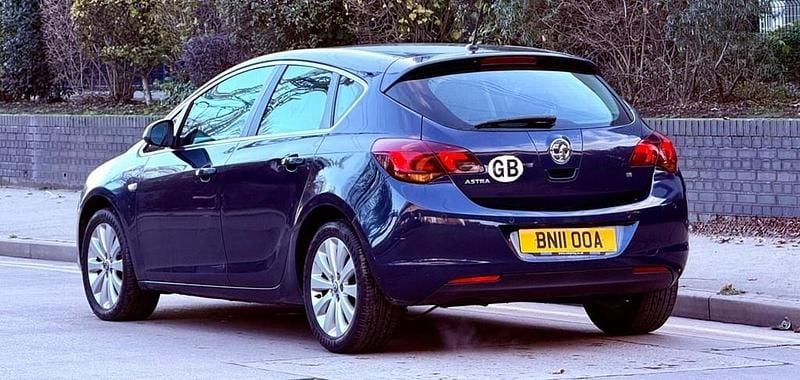 Used Vauxhall Astra 2011 Blue Hatchback