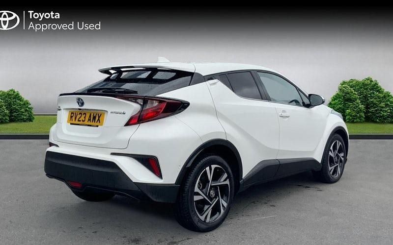 Used Toyota C-HR Design 122 HP (89 kW) 2023 Pure white SUV
