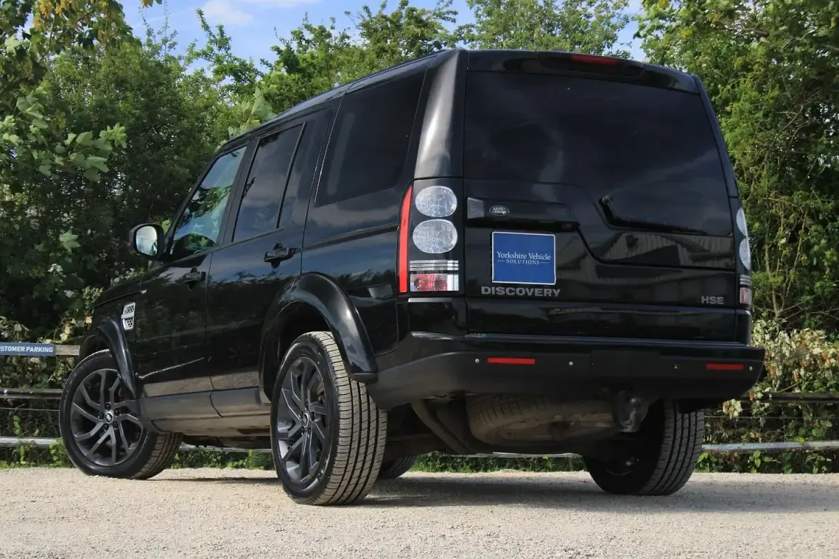 Used Land Rover Discovery HSE 251 HP (184 kW) 2015 Black SUV
