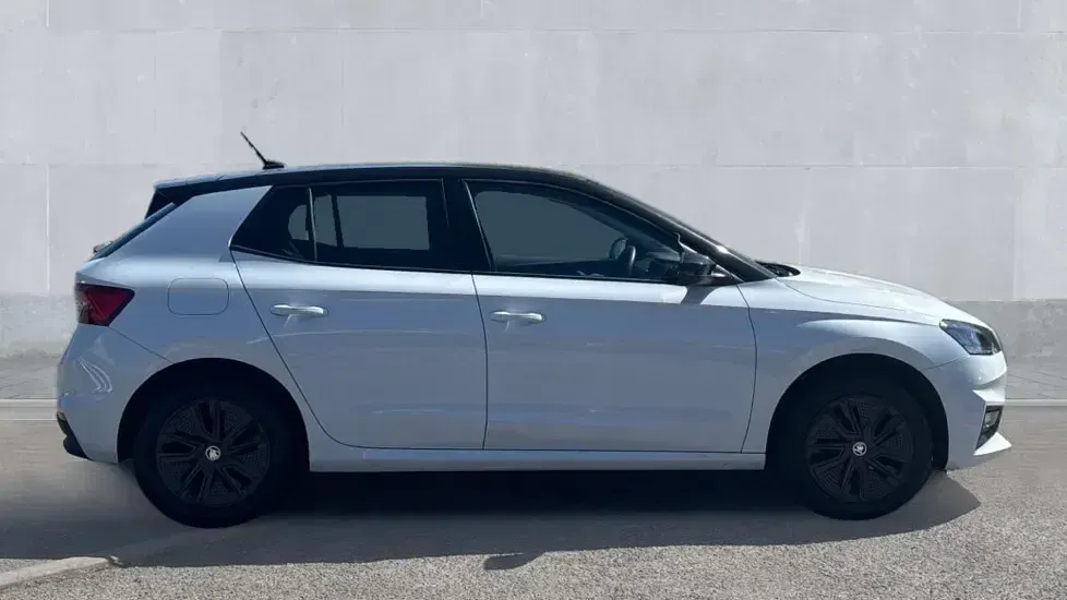 Used Skoda Fabia Colour Edition 80 HP (58 kW) 2024 Moon white metallic black magic pearl effect Hatchback