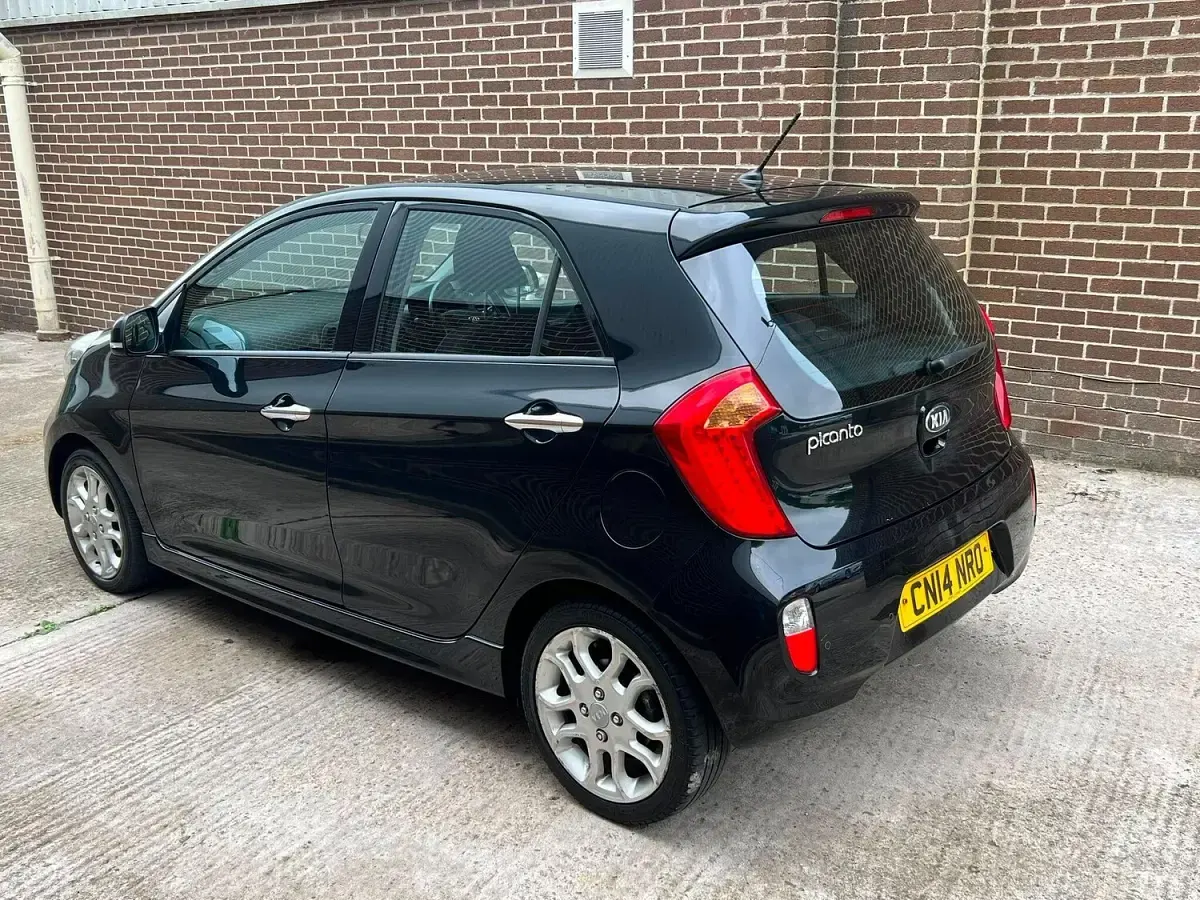 Used Kia Picanto 84 HP (61 kW) 2014 Black Hatchback
