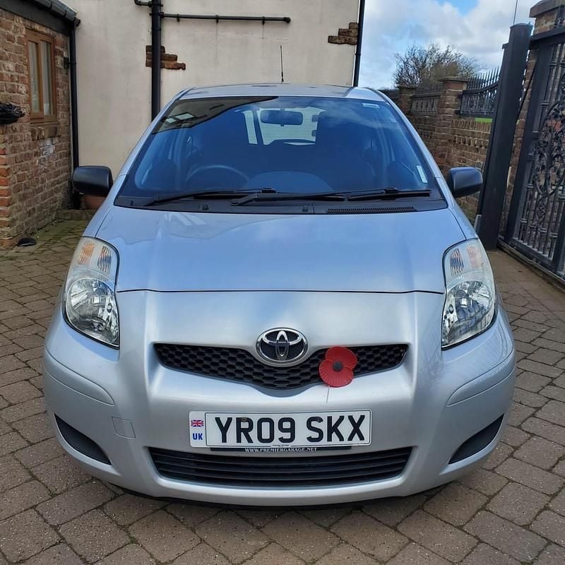 Used Toyota Yaris T2 2009 Silver Hatchback