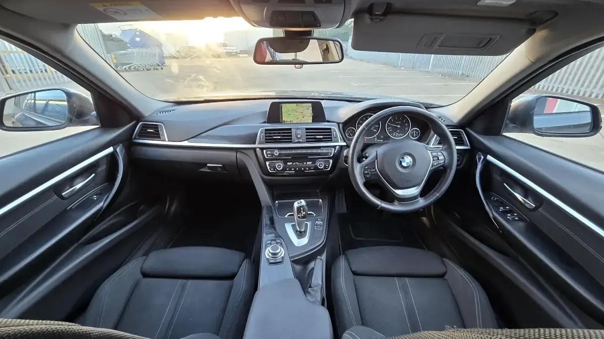 Used BMW 318 Sport Line 136 HP (100 kW) 2017 Grey Estate