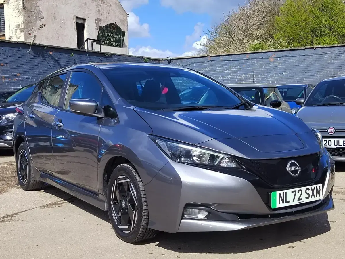 Gebraucht Nissan Leaf Acenta 110 kW (150 PS) 2022 Grau Kleinwagen
