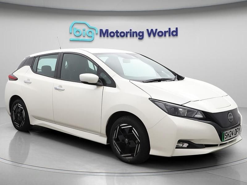 White Used 2024 Nissan Leaf Acenta Hatchback | £11,300 (Good price) - Image 1/4