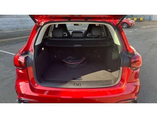 Begagnad MG HS Trophy 258 HK (189 kW) 2024 Röd SUV