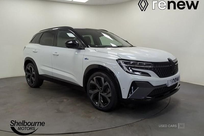 White/black Used 2023 Renault Austral Iconic Esprit Alpine SUV | £26,495 (Fair price) - Image 1/1