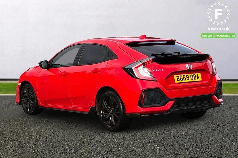 Used Honda Civic Dynamic 126 HP (92 kW) 2019 Red Hatchback