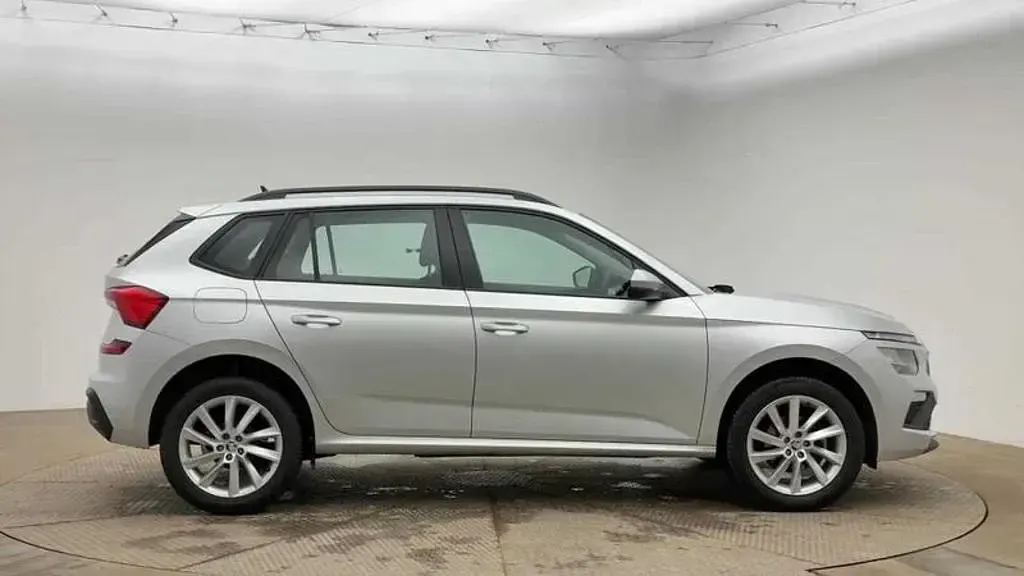 Used Skoda Kamiq SE 95 HP (69 kW) 2024 Silver SUV