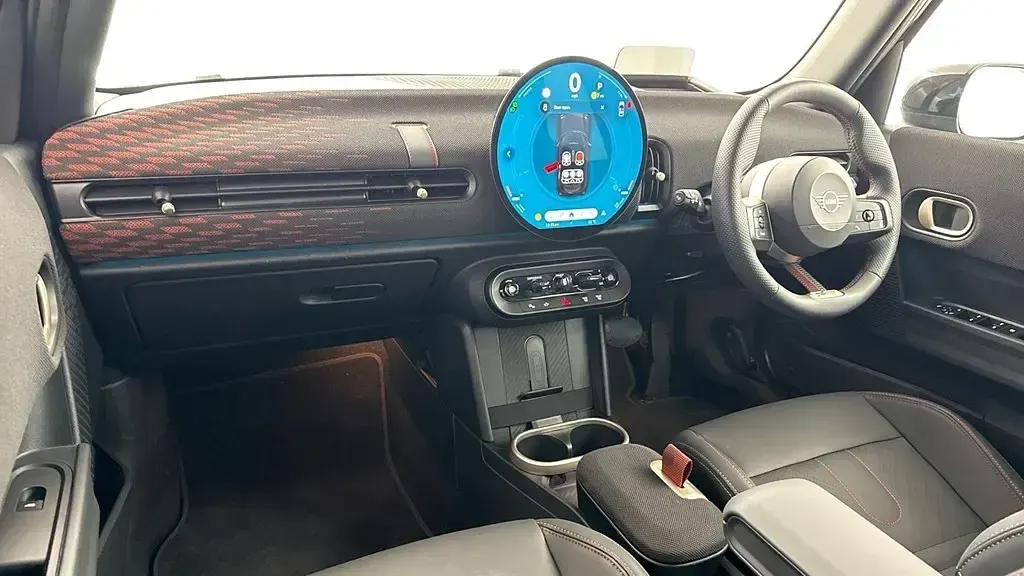 Begagnad Mini Cooper Level 1 2025 Svart Halvkombi