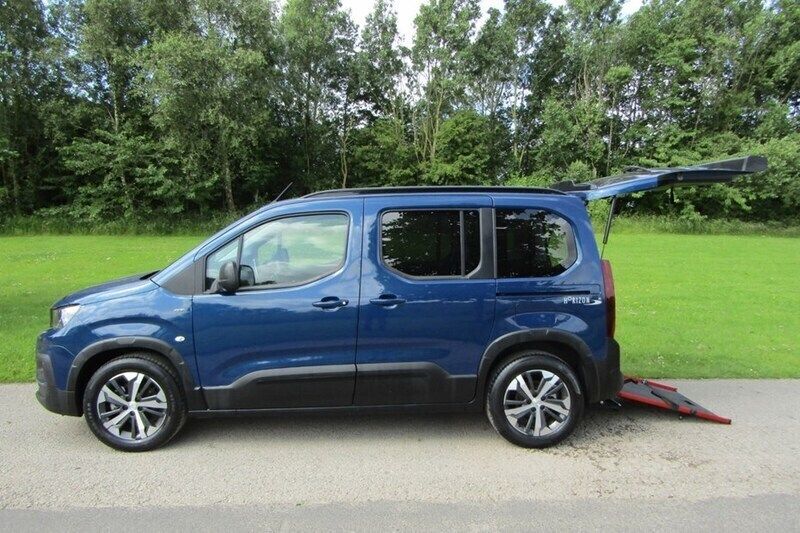 Used 2024 Peugeot Rifter Allure MPV | £21,995 (A bit pricey) - Image 1/1