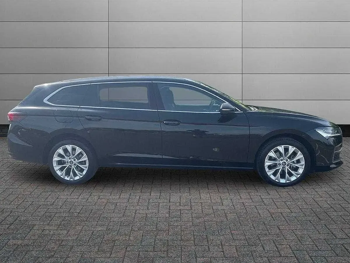 Used Skoda Superb SE L 150 HP (110 kW) 2026 Midnight black metallic Estate