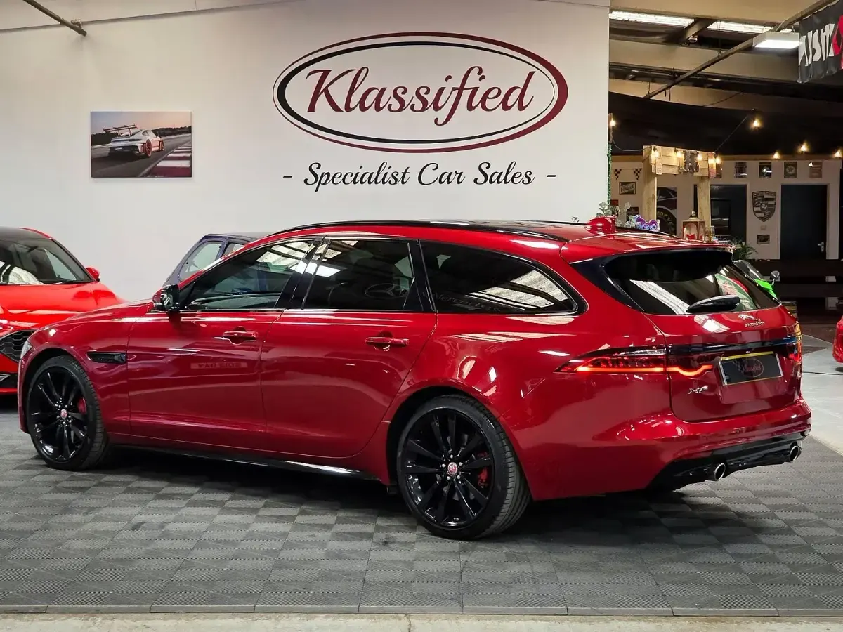Used Jaguar XF Sportbrake S 300 HP (220 kW) 2019 Red Estate