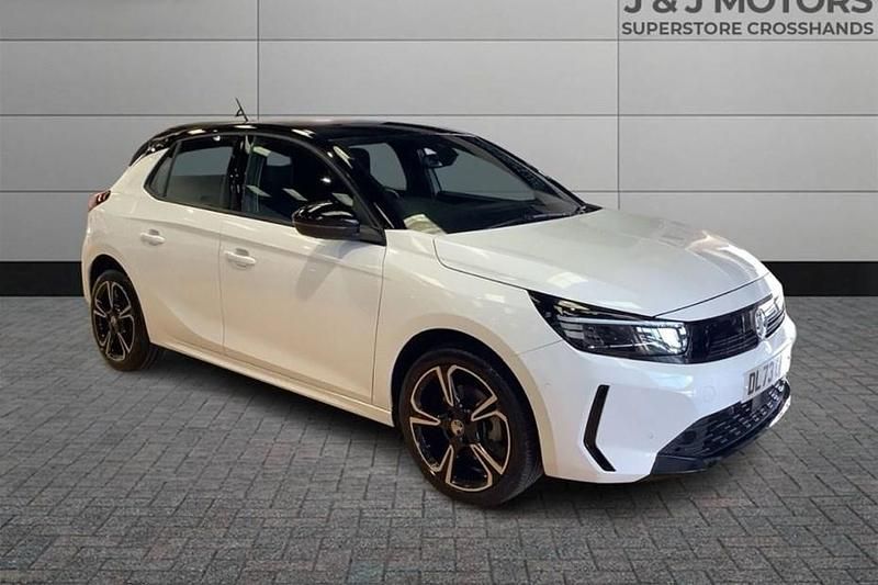 Used Vauxhall Corsa 100 HP (73 kW) 2023 White Hatchback
