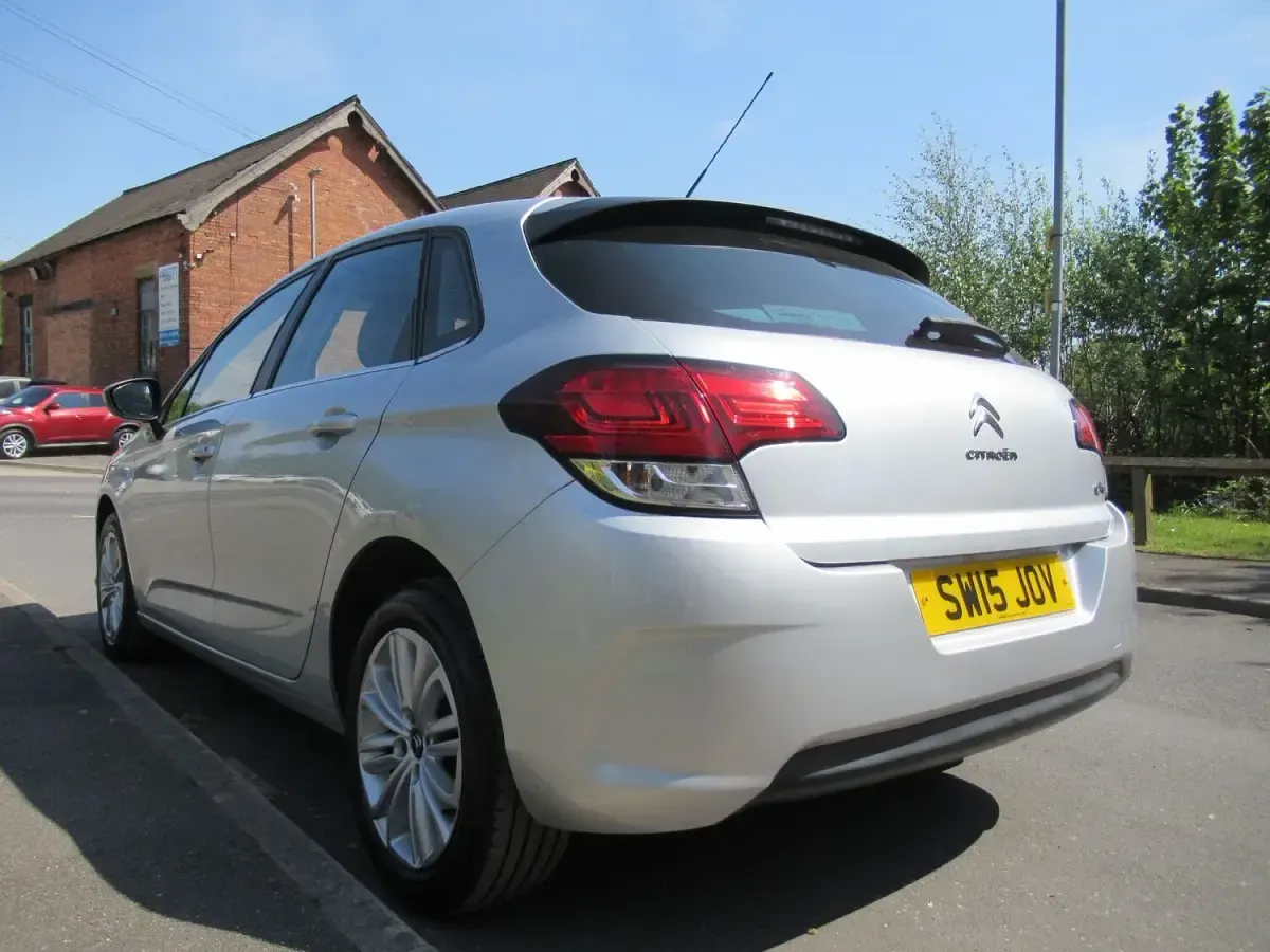 Used Citroën C4 Feel 98 HP (72 kW) 2015 Silver Hatchback