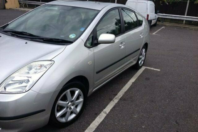 Used Toyota Prius 76 HP (55 kW) 2005 Hatchback