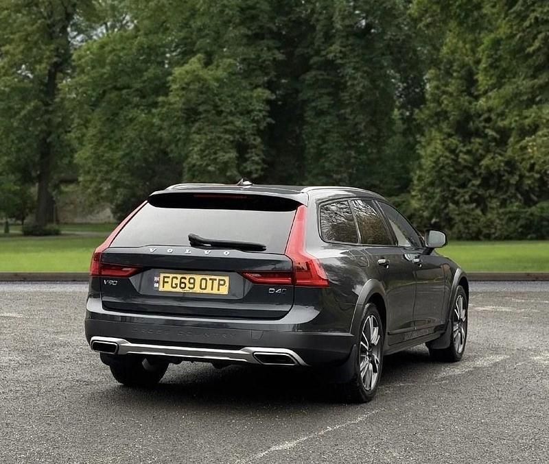 Used Volvo V90 CC Plus 190 HP (139 kW) 2019 Grey Estate