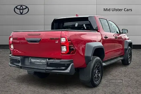 New Toyota HiLux Sport 201 HP (147 kW) 2025 Red Pickup