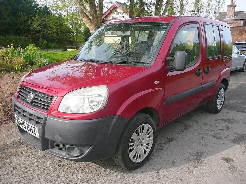 Used Fiat Doblò Active 2008 Red MPV