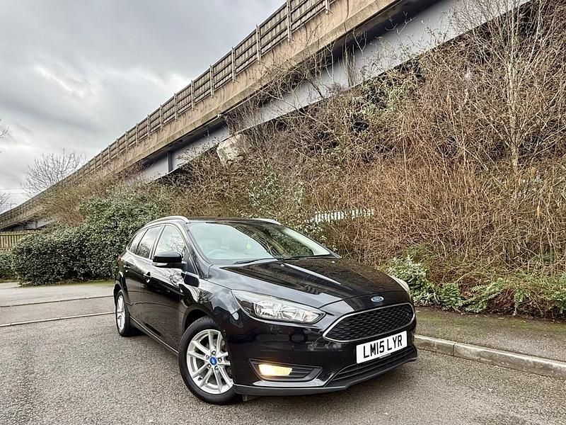 Used Ford Focus Zetec 115 HP (84 kW) 2015 Black Estate