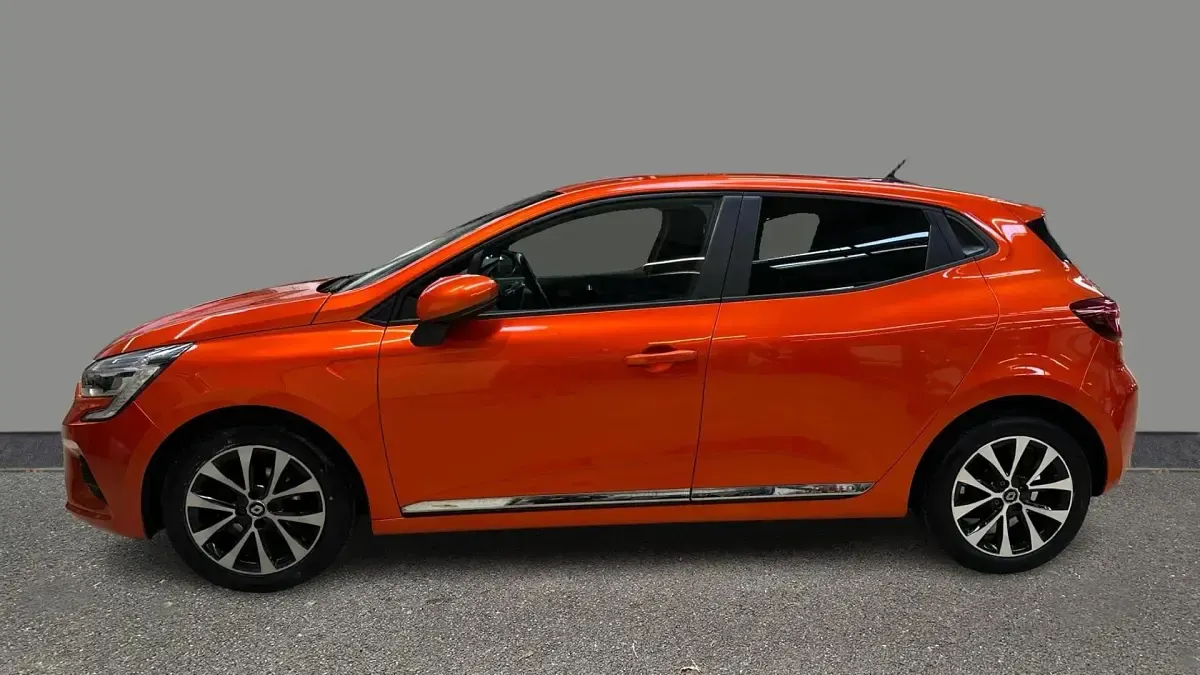 Used Renault Clio V Iconic 100 HP (73 kW) 2020 Orange Hatchback