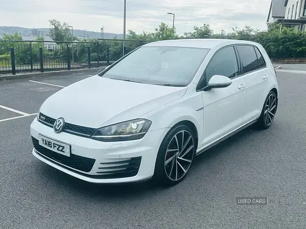 Used VW Golf VII GTD 2016 White Hatchback