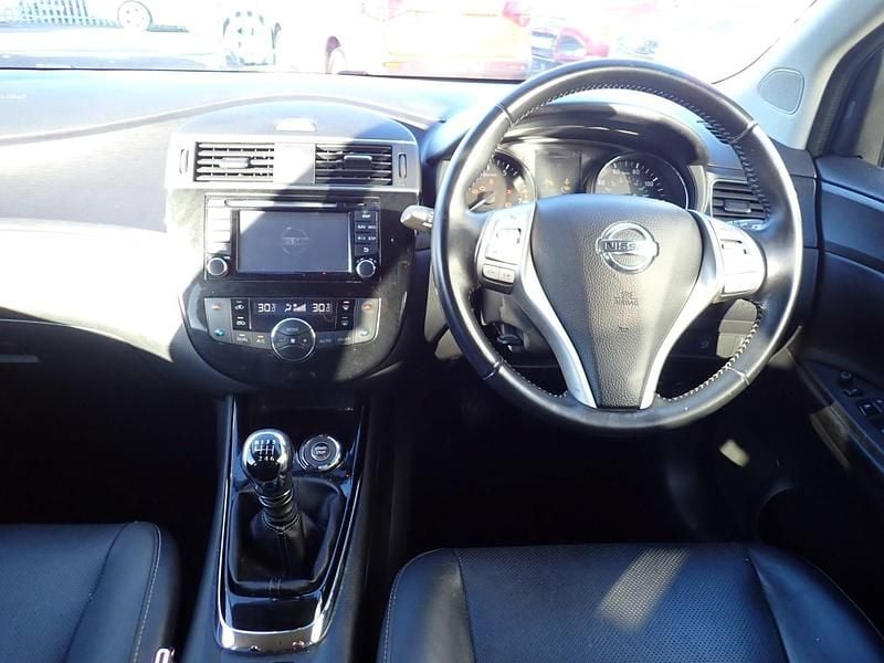 Used Nissan Pulsar Tekna 115 HP (84 kW) 2015 Black Hatchback