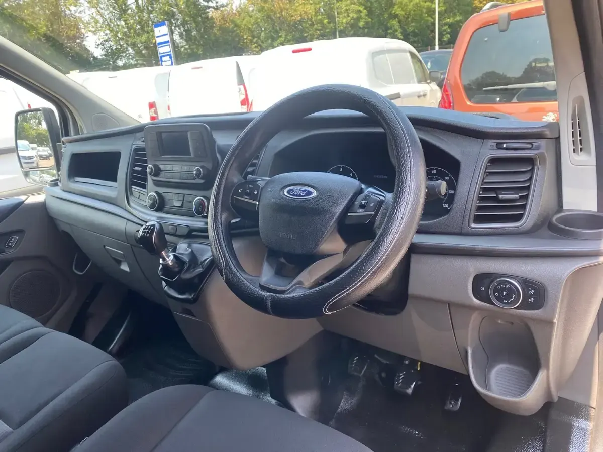 Used Ford Transit Custom 130 HP (95 kW) 2021 White Van