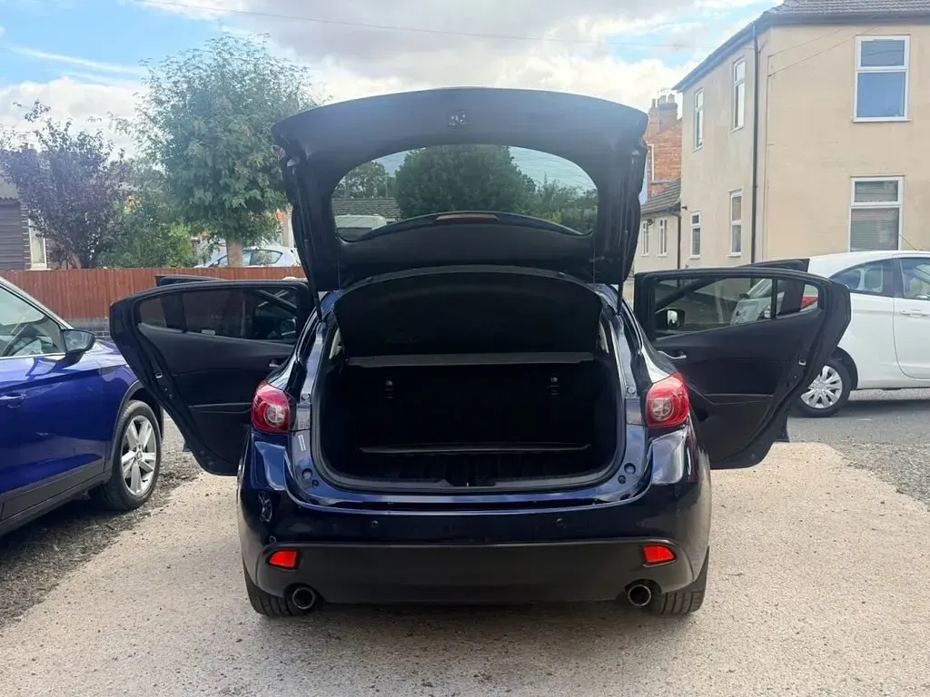 Used Mazda 3 Inclusive 120 HP (88 kW) 2014 Blue Hatchback