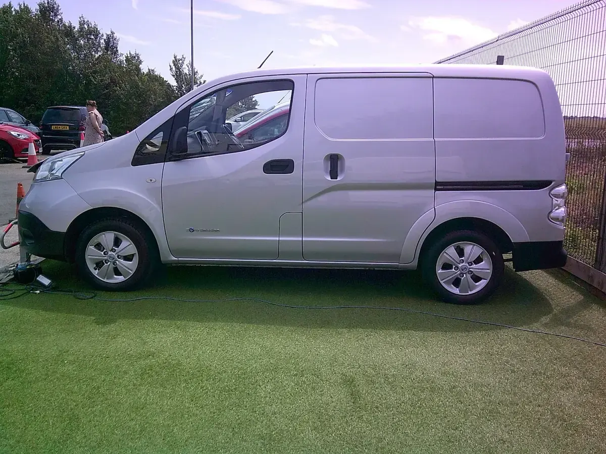 Used Nissan e-NV200 Tekna 80 kW (109 HP) 2015 Silver MPV