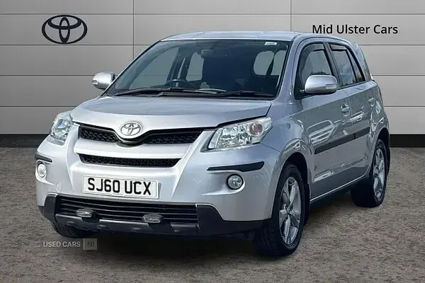 Used Toyota Urban Cruiser 90 HP (66 kW) 2011 Silver Hatchback
