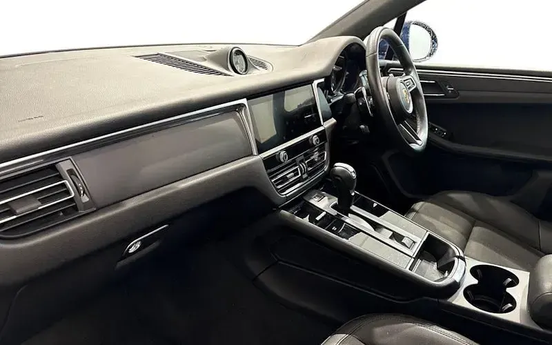 Used Porsche Macan 265 HP (194 kW) 2022 Blue SUV