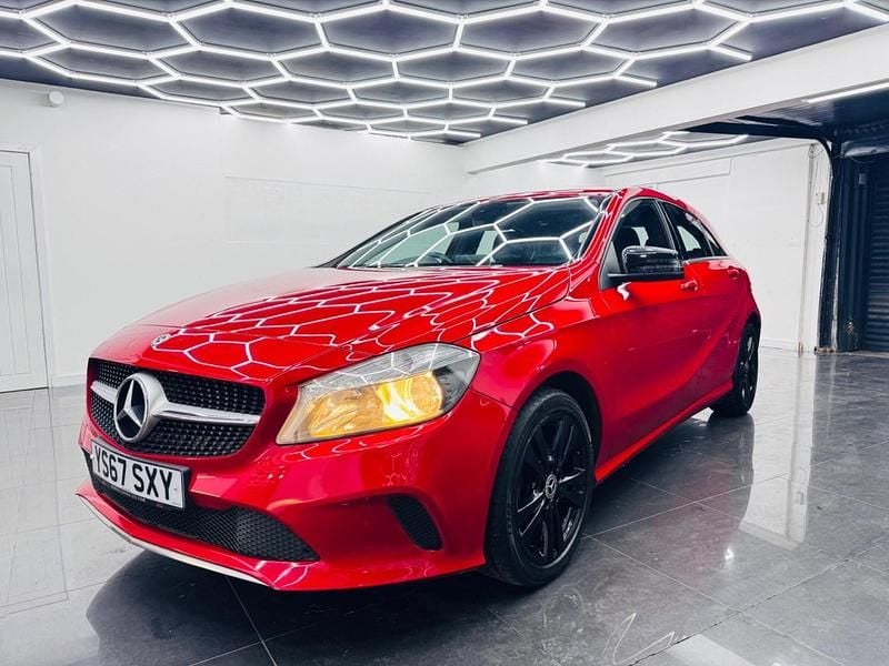 Used Mercedes A160 2017 Red Hatchback