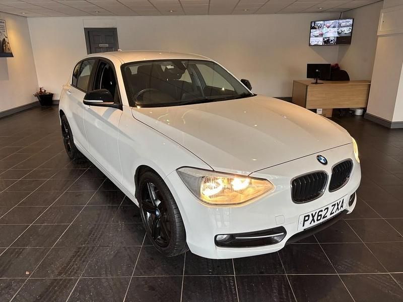 Used BMW 114 Sport Line 2012 White Hatchback