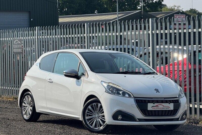 White Used 2016 Peugeot 208 Allure Hatchback | £3,995 (Fair price) - Image 1/1