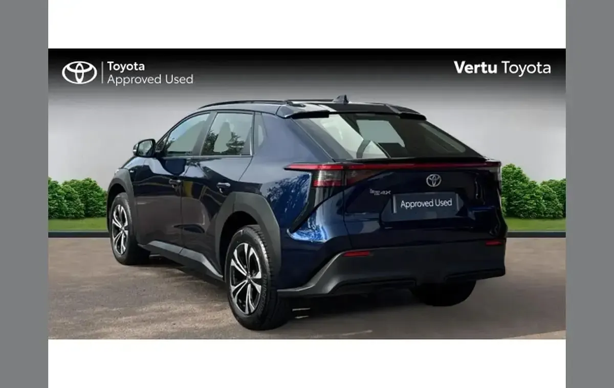Used Toyota bZ4X PURE 150 kW (204 HP) 2025 Blue SUV