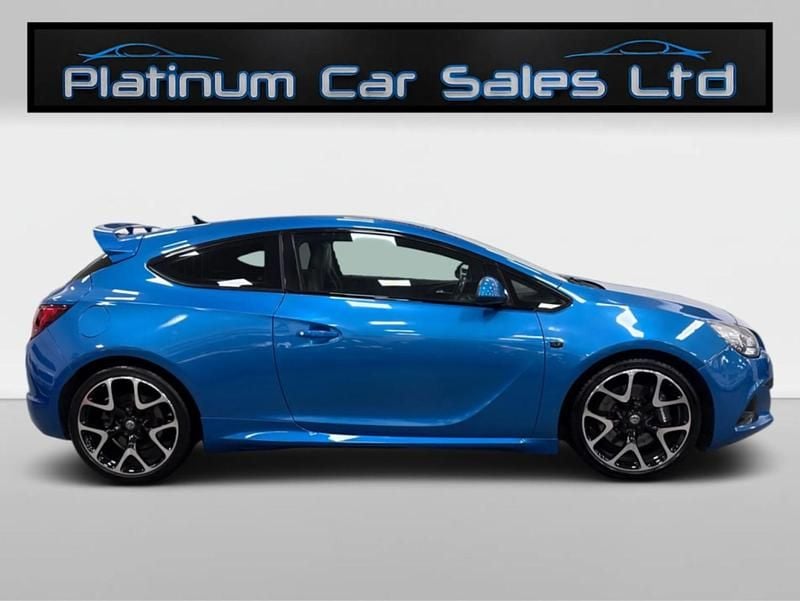 Used Vauxhall Astra GTC 280 HP (205 kW) 2013 Blue Hatchback