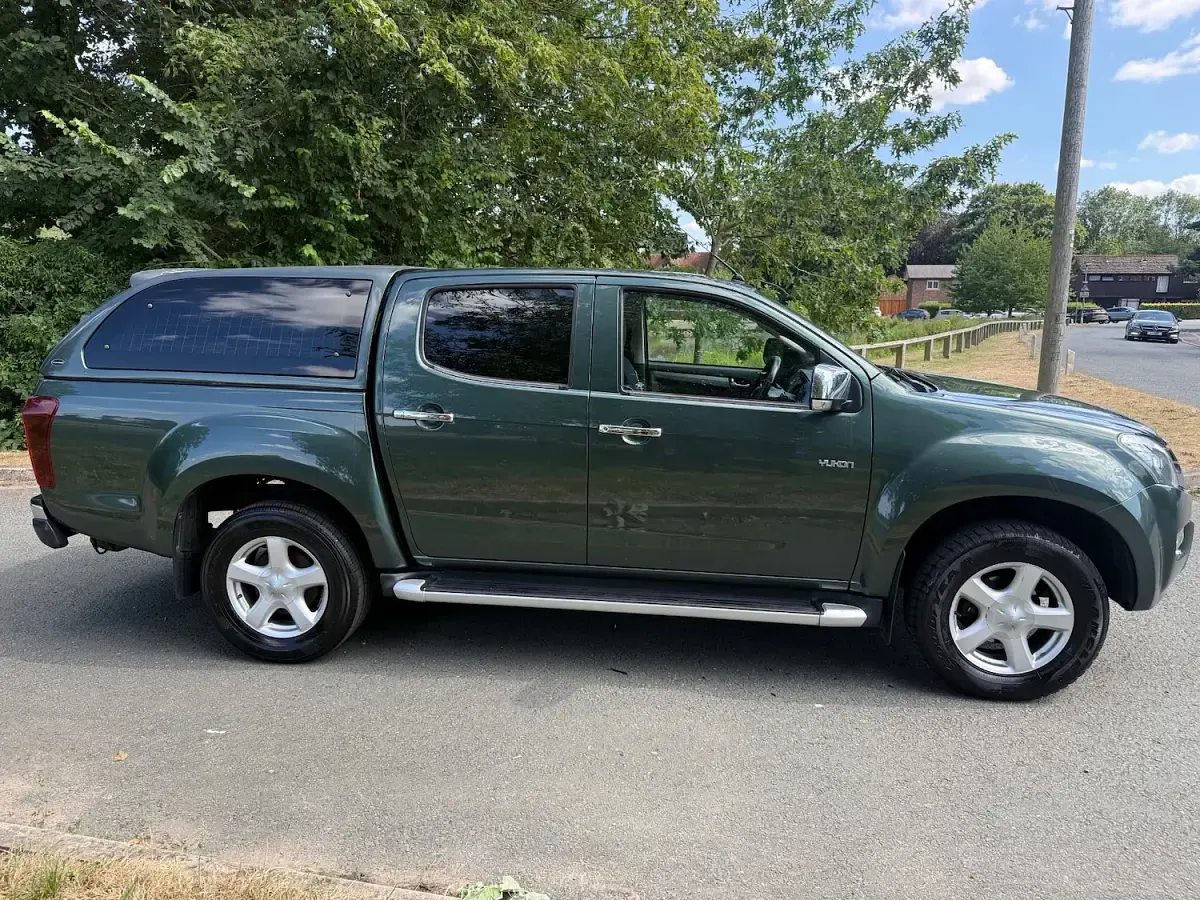 Used Isuzu D-Max 2015 Green Pickup