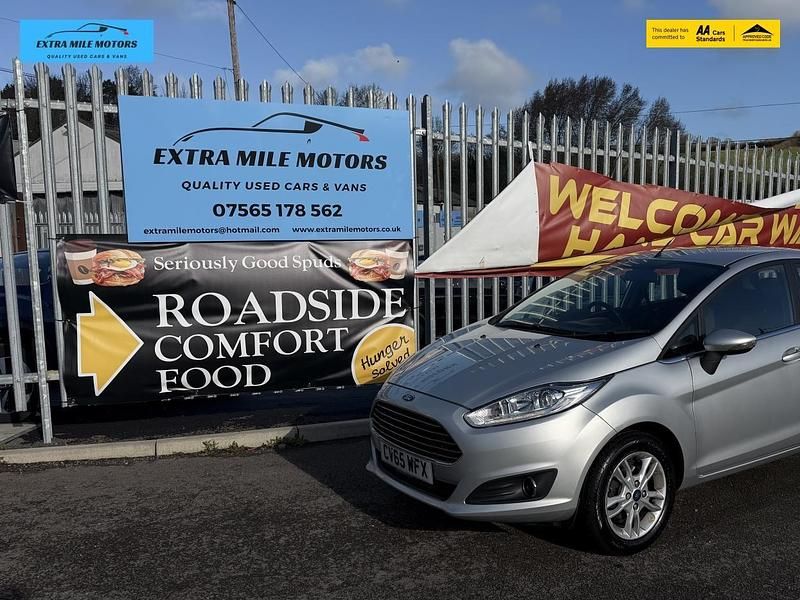Used Ford Fiesta Zetec 81 HP (59 kW) 2015 Silver Hatchback
