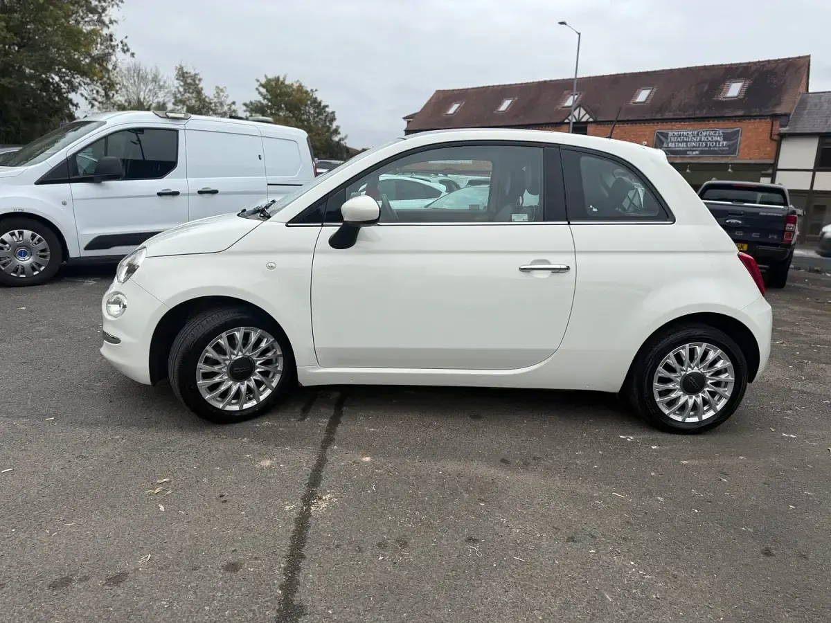 Used Fiat 500 Lounge 85 HP (62 kW) 2019 White Hatchback