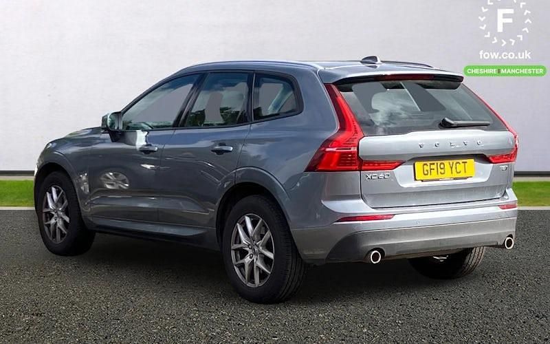 Used Volvo XC60 Momentum 250 HP (183 kW) 2019 Grey SUV