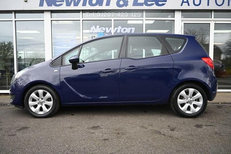 Used Vauxhall Meriva 100 HP (73 kW) 2017 Blue MPV