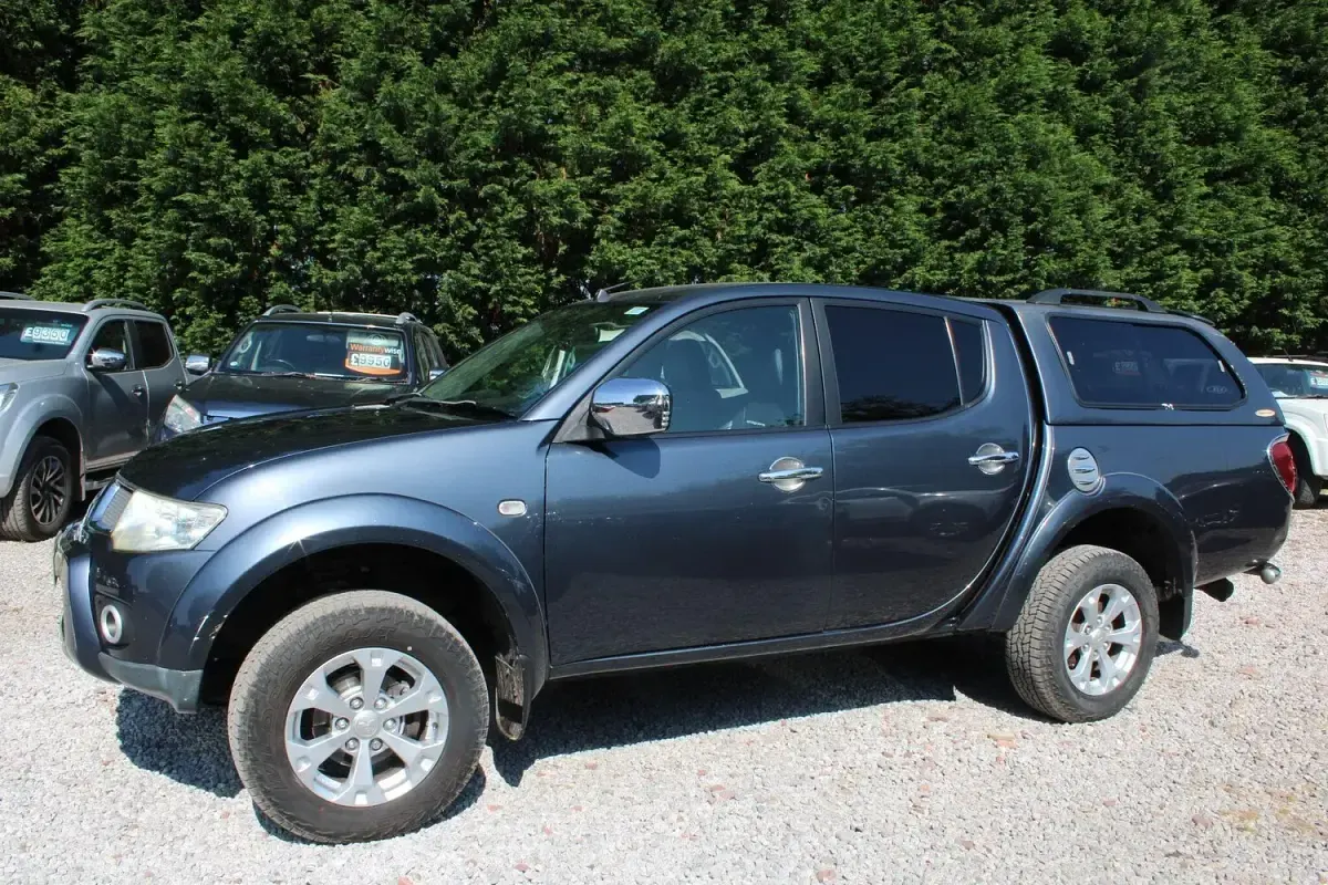 Used Mitsubishi L200 178 HP (130 kW) 2010 Grey Pickup