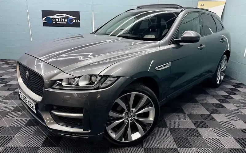 Used Jaguar F-Pace R-Sport 180 HP (132 kW) 2016 SUV